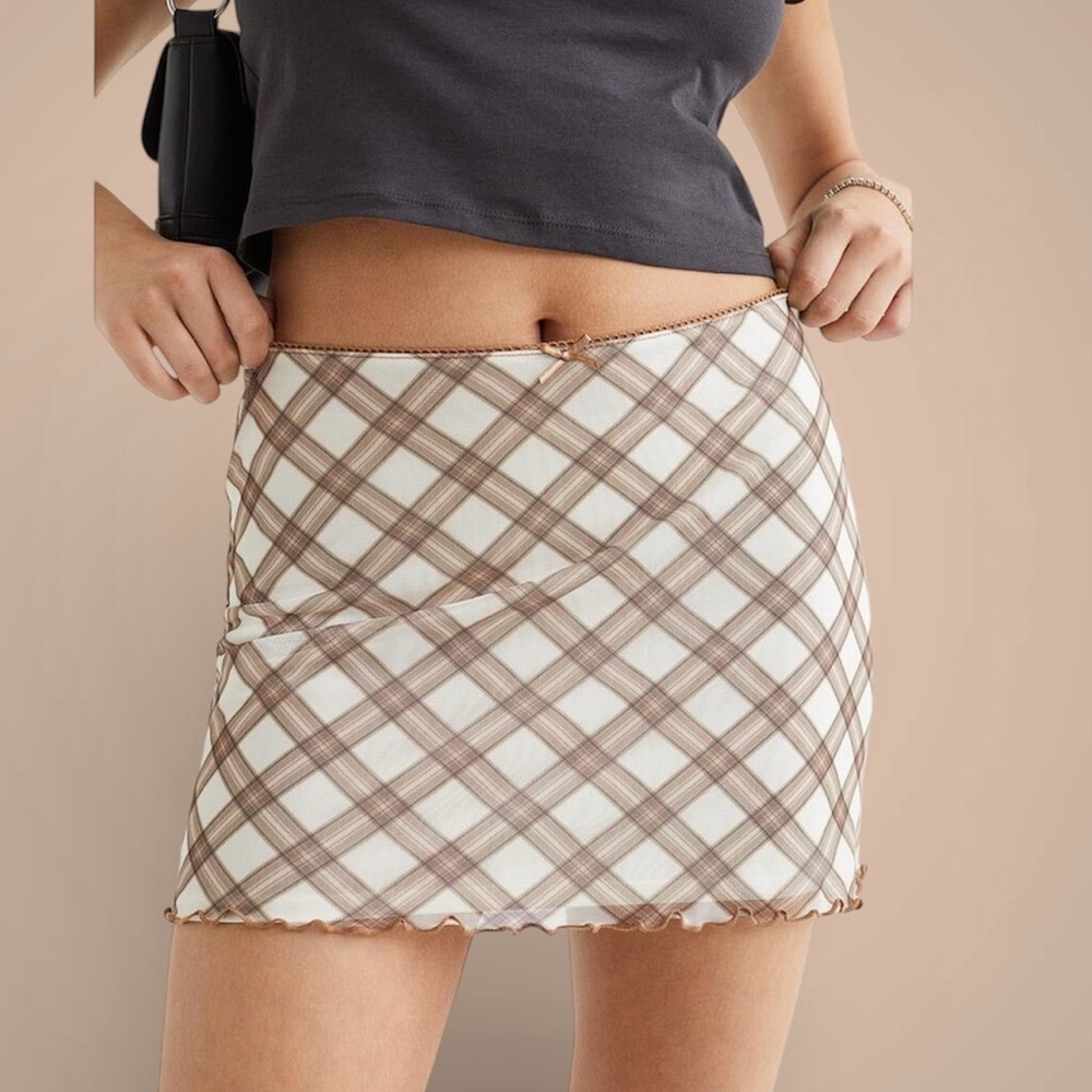 H&M Women’s Mesh Mini-Skirt